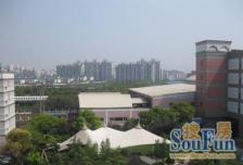 双轨交,大一房独门独户,交通便利,诚心出售。