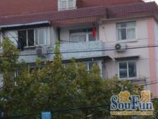 新出:小三房户型、非顶楼、安静不靠马路、诚意出售