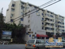 近地铁,近公园,近商场,近老街。