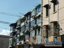 位处于小区花园,满五年,少见户型,采光无遮挡,房东诚意出售