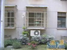 主卧朝南,小区中心位置,非底楼房,卫生间全明