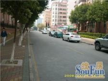 东泰花园嘉华苑两房,一梯两户南北对流户型。