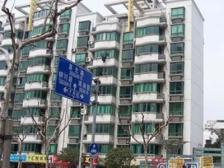 精装修带大露台 可直接入住 格局设计好 停车方便