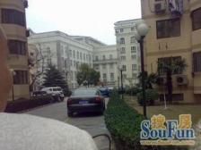 地铁口电梯高区大三房 诚意出售 价格好沟通