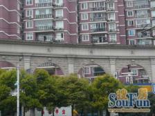 满五年 电梯小高层 人车分流 空中花园