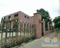 中式风格,主卧朝南,小区中心位置,采光充足