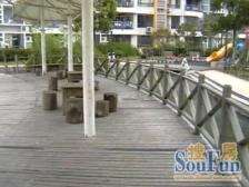 刚装修好精装修复式带露台位置好不临街无违章