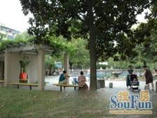 8号线,小世界边,边套全明电梯大一房,出房量低。