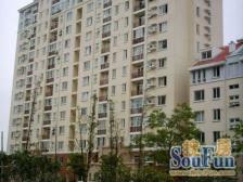 40万精装,带有固定停车位,带有电梯,楼层好采光佳