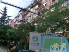 电梯房,精装修,采光好,小区环境好,停车方便,房东诚心卖