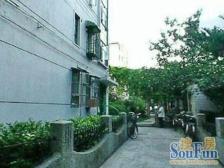 主卧朝南,交通便利,环境优美,居家装修