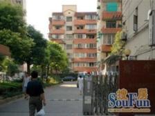新上环宇城旁2居室 近地铁口 精装修附带品牌设施