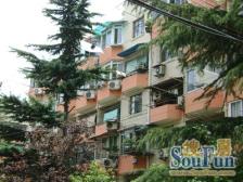 双南双天井,精装修有院子一梯三户,适合有老人居家。