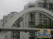 2003的商品房,精装修总价低。位置好不靠路