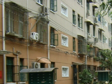 虹桥路地铁边上双南两房,好楼层,无需电梯上下也方便