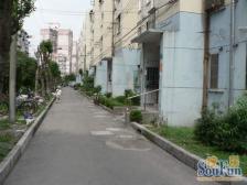 满五年,位置安静,采光好,一梯两户,近地铁。