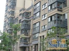 多轨交汇与环球港相邻香港品质楼盘
