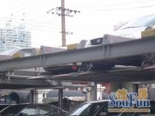 近地铁站仅175米,南北通三房,精装拎包入住,满五年
