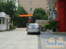 新房源,满五年V一,精装修,可领包入住,看房方便