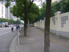 上海花园,近地铁,两个免费车位,出售中