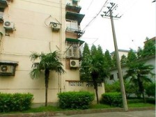 长海二村一梯两户正气三房,小区中间位置,双轨交,近五角场!