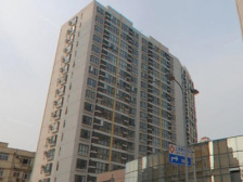 小高层地铁口百米距离三年内装修拎包住