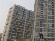 小区中心位置,中式风格,主卧朝南,采光充足