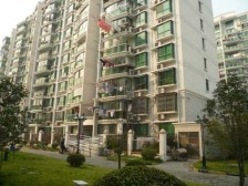 楼上楼下都是140㎡,De房率翻倍,带露台,有产权车位