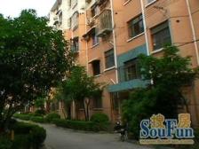 此房子满五为一,楼层位置都比较好,房东诚意卖房