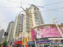 一梯三户,南北通透,客厅带阳台,交通便利,精装修,精装好房