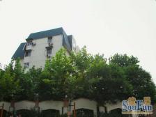 蓝天白云社区 不靠马路 双南带厅 光照充足 一梯两户