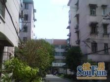电梯加装协商中 南北通透 户型整齐 离校近方便 业主诚心出售