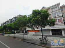 业主全权委托 精装修20W 天井已安装门 进出方便 价好谈