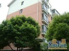 得房率高,主卧朝南,小区中心位置,装修齐全