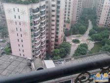 杨家坪正规两室,住家安静,门口就是车站