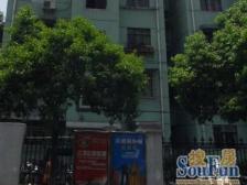 梅川路步行街旁 一梯两户 南北两房 位置安静 2楼上下方便