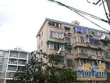 此房位于小区中间位置,安静,满五年,税费少