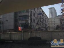 地铁口3/4线延安西路站、精装修全明户型,诚售诚售!
