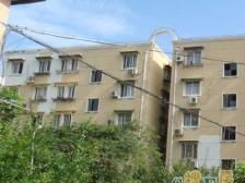 2000年商品房,一梯两户 低楼层 出入方便,满五 业主诚售