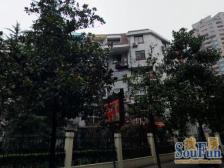 精装修小洋房、三房两卫、得房率高、看房方便有钥匙。