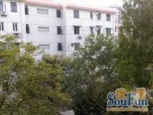 一梯四户,大两房,居家装修,小区中心位置,装修齐全