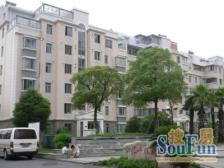 04年商品房小区 南北户型 一楼带花园 花园位置无遮挡