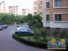 董家渡金融城旁,户型方正,两梯两户,带地下租赁车位