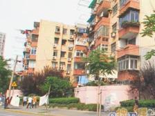 准电梯房,毗邻长风公园,边套全明双南一北三房,近环球港近轨交