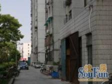 新出的近地铁总价便宜一房带院子