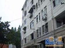 一梯两户,视野开阔,采光充足,靠花园,近地铁。