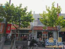 地铁口20米。小区中间,双南带花园,全名户型