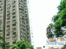 距离黄浦江直线200米,出门即地铁18号线,房型大又正