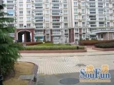 房型正气,得房率高,主卧朝南,小区中心位置