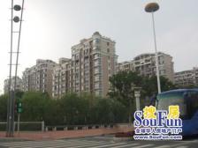 翡翠国际二室二厅主卧朝南.诚心出售.价位可谈